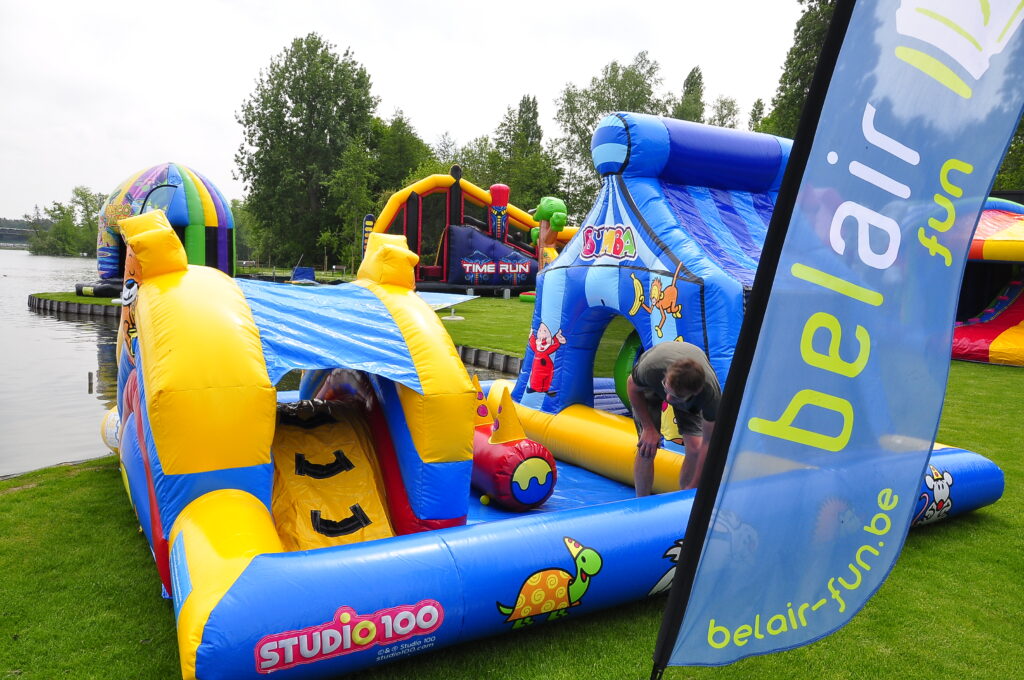Bumba playground donkmeer